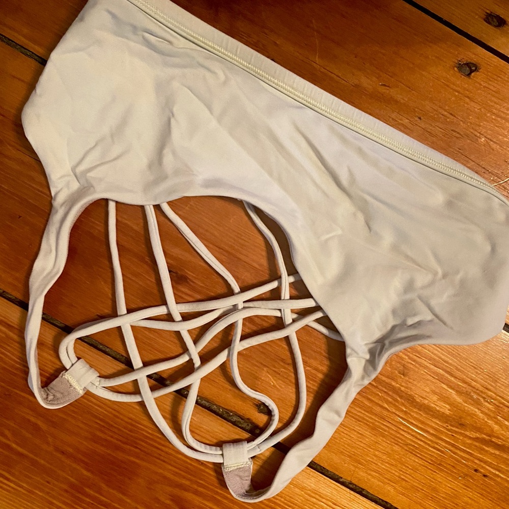 Lululemon size 6 sports bra